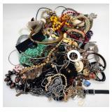 (ZA) Large Lot of Costume Jewelry