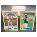 (J) Topps 1987 Tiffany baseball traded cards has