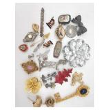 (ZA) 25 Brooches and Pins