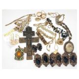 (KC) Gold Tone Fashion Jewelry Lot 1928 +