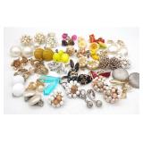 (KC) 35 pairs of Clip on Earrings