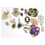 (S) Gold & Silver Tone Pendants