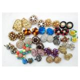 (KC) 22 Pairs of Clip on Earrings