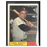 1961 TOPPS #425 Yogi Berra NY Yankees Baseball
