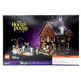 LEGO Set# 21341 Disney Hocus Pocus The Sanderson
