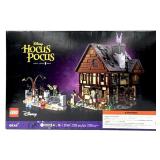 LEGO Set# 21341 Disney Hocus Pocus The Sanderson