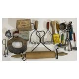 (TR) Vintage Kitchen Utensils, Estate Stuve