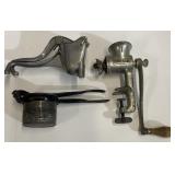 (TR) Universal No. 1 Cast Iron Meat Grinder, Wear