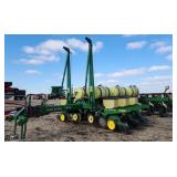 John Deere 7200 MaxEmerge 12 Row Planter