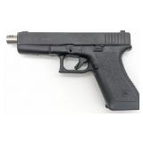 Glock Model 22 .40 S&W Semi Auto Pistol w/ Case