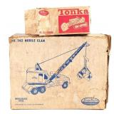 Tonka No. 142 Mobile Clam Truck & No. 352 Loader -
