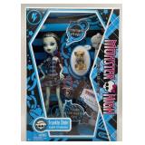 2009 Monster High Frankie Stein First Wave - Daugh