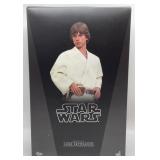 Hot Toys Luke Skywalker Figure.