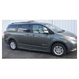 2011 Toyota Sienna BraunAbility Ramp Van