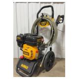 DEWALT 3400 PSI 2.5 GPM Gas Pressure Washer