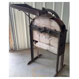 Vtg. John Deere Hand-Crank Corn Sheller