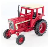 1/16 Ertl International Farmall 1466 Tractor with