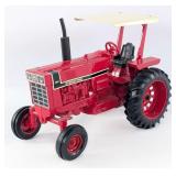1/16 Ertl International 1066 Tractor with Black St