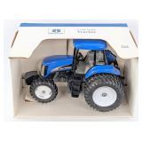 1/16 Scale Models New Holland TG305 Tractor with D