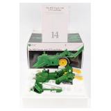 1/16 Ertl John Deere 4020 Tractor with 237 Corn Pi