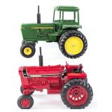 1/16 Ertl John Deere Sound Gard Tractor and Intern