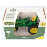 1/16 Scale Models 3010 Narrow Front Tractor with R