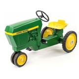 Ertl John Deere Model No. 520 Narrow Front Pedal T