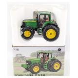 1/16 Ertl John Deere 7320 Tractor 2005 Farm Show