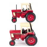 1/16 Ertl International 1086 and International 986