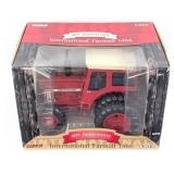 1/16 Ertl International Farmall 1466 Tractor with