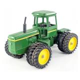 1/16 Ertl John Deere 8630 4wd Tractor
