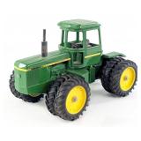 1/16 Ertl John Deere 8640 4wd Tractor