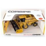 1/32 Ertl New Holland TR97 Twin Rotor Combine w/ B