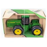 1/16 Ertl John Deere 8560 4wd Tractor