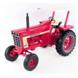 1/8 Scale Models International Farmall 1066 Tracto