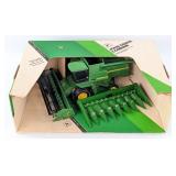 1/24 Ertl John Deere Titan II Combine with Both He