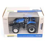 1/32 Ertl New Holland T8.360 Tractor with Duals -