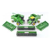 (2) 1/24 Ertl John Deere Titan Combines