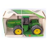 1/16 Ertl John Deere 8760 4wd Tractor