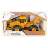 1/32 Ertl John Deere 648E Log Skidder