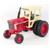 1/16 Ertl International Farmall 1466 Tractor w/ Du