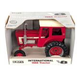 1/16 Ertl International 1568 V8 Tractor