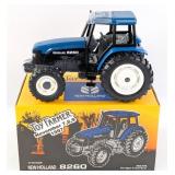 1/16 Ertl New Holland 8260 Tractor 1997 NFTS