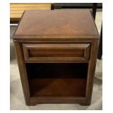 (L) Wood Nightstand 16-1/2" x 27" x 22"