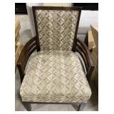 (L) Decorative Infinity Chair