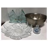 (H) Miscellaneous lot including 2 serving bowls,