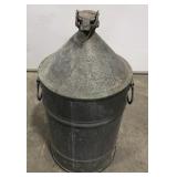 (Q) Vintage metal gas can