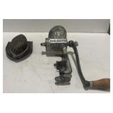 (AF) Cast iron and trivet, and vintg meat grinder