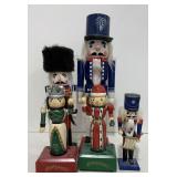 (AF) Lot of Nutcracker and musical box