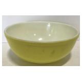 (EE) Yellow Pyrex Bowl 10 in. Diameter